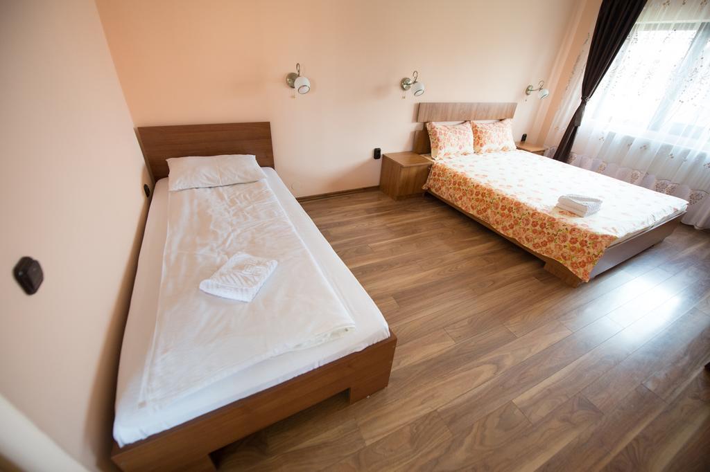Casa Paveios Hotel Oradea Bagian luar foto