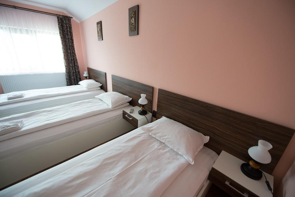 Casa Paveios Hotel Oradea Bagian luar foto