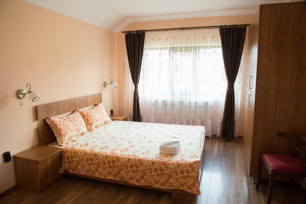 Casa Paveios Hotel Oradea Bagian luar foto