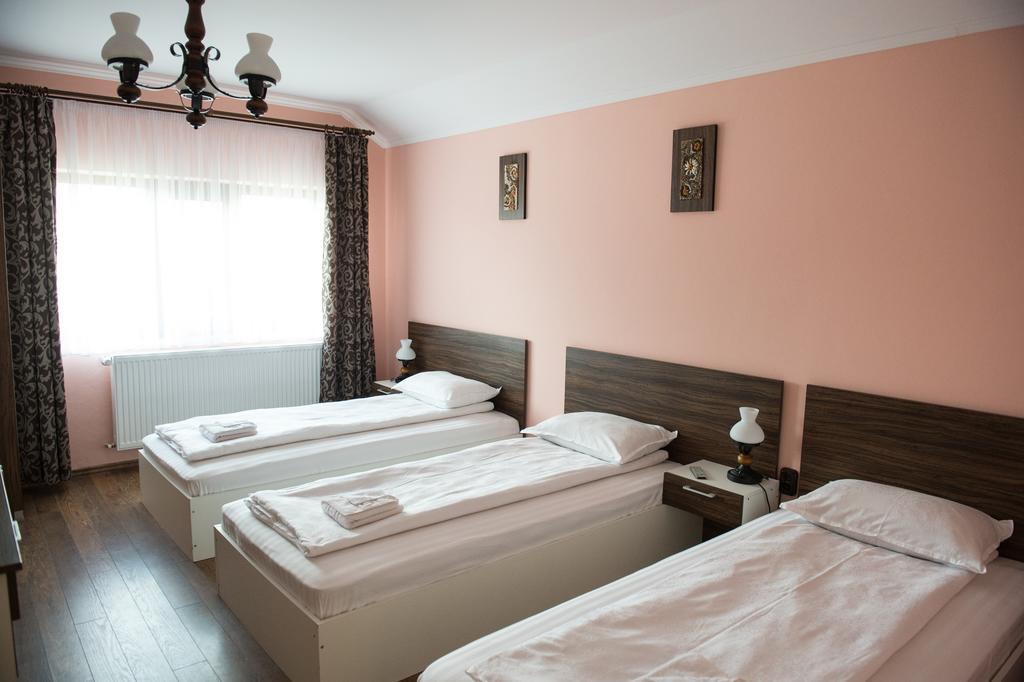 Casa Paveios Hotel Oradea Bagian luar foto